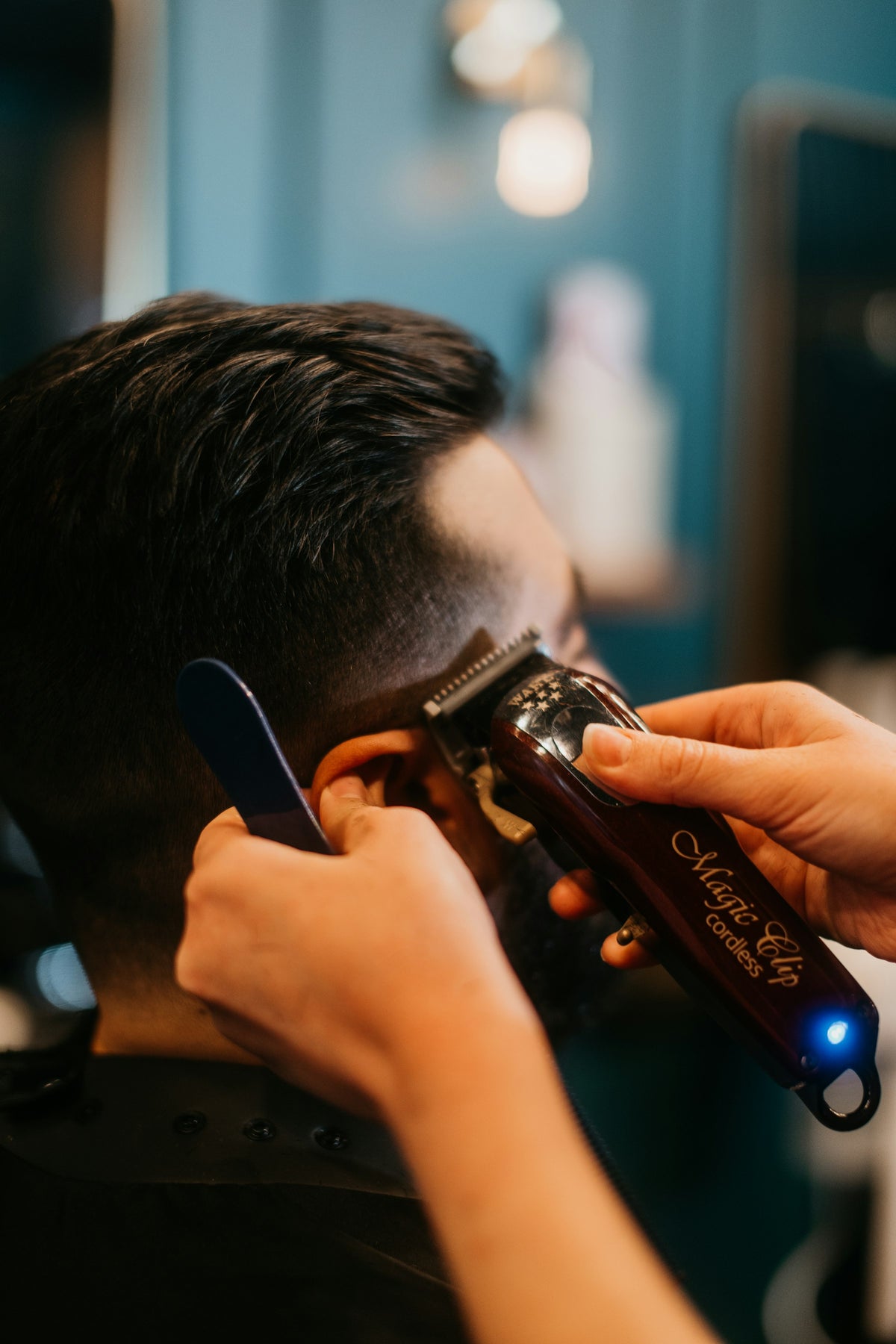 Coupe d'homme en salon
